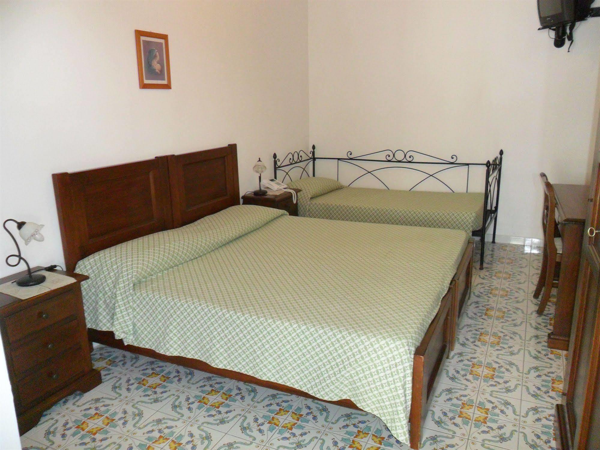 Hotel Villaggio Stromboli - Isola Di 斯特龙博利 外观 照片