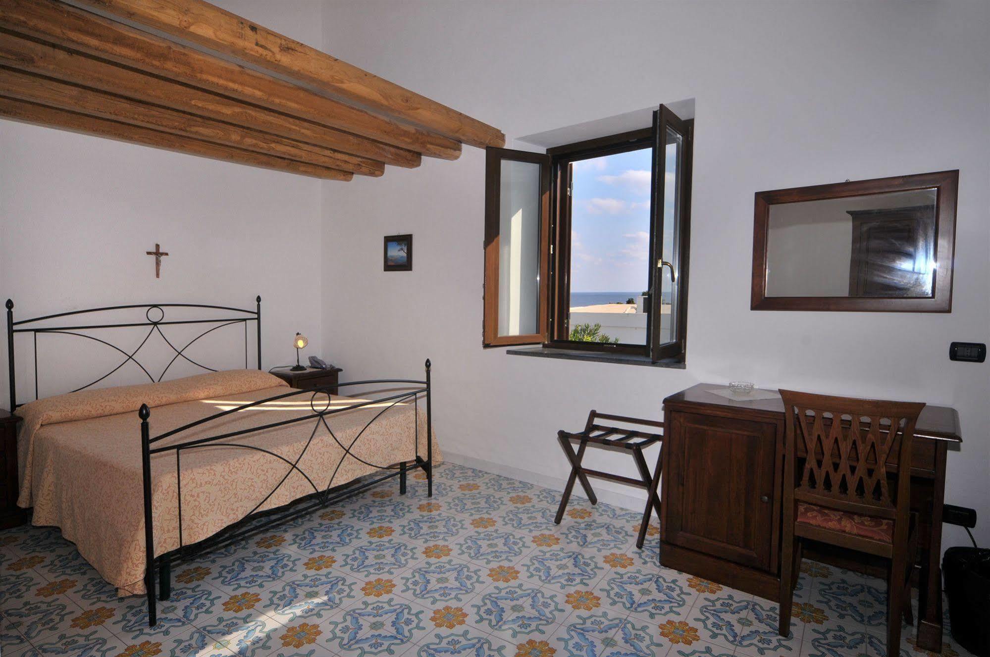 Hotel Villaggio Stromboli - Isola Di 斯特龙博利 外观 照片