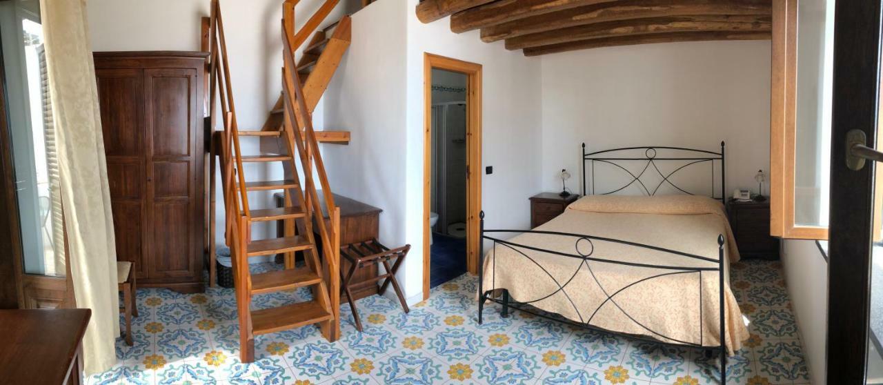 Hotel Villaggio Stromboli - Isola Di 斯特龙博利 外观 照片